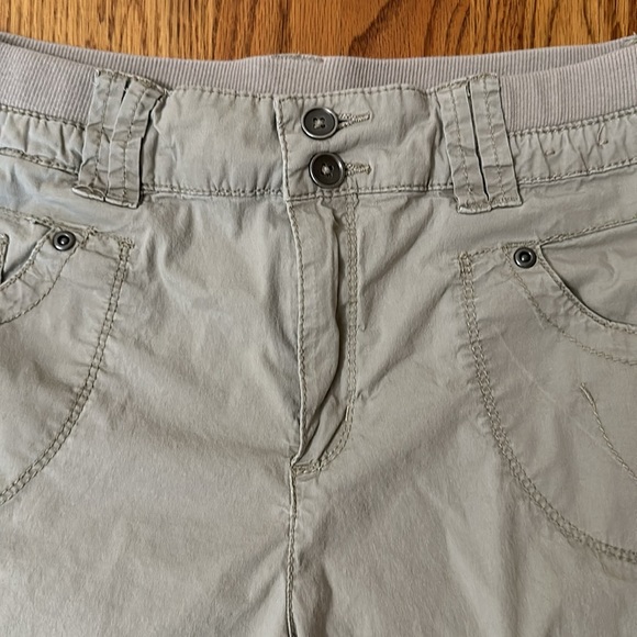 Bermuda Shorts - Picture 2 of 5